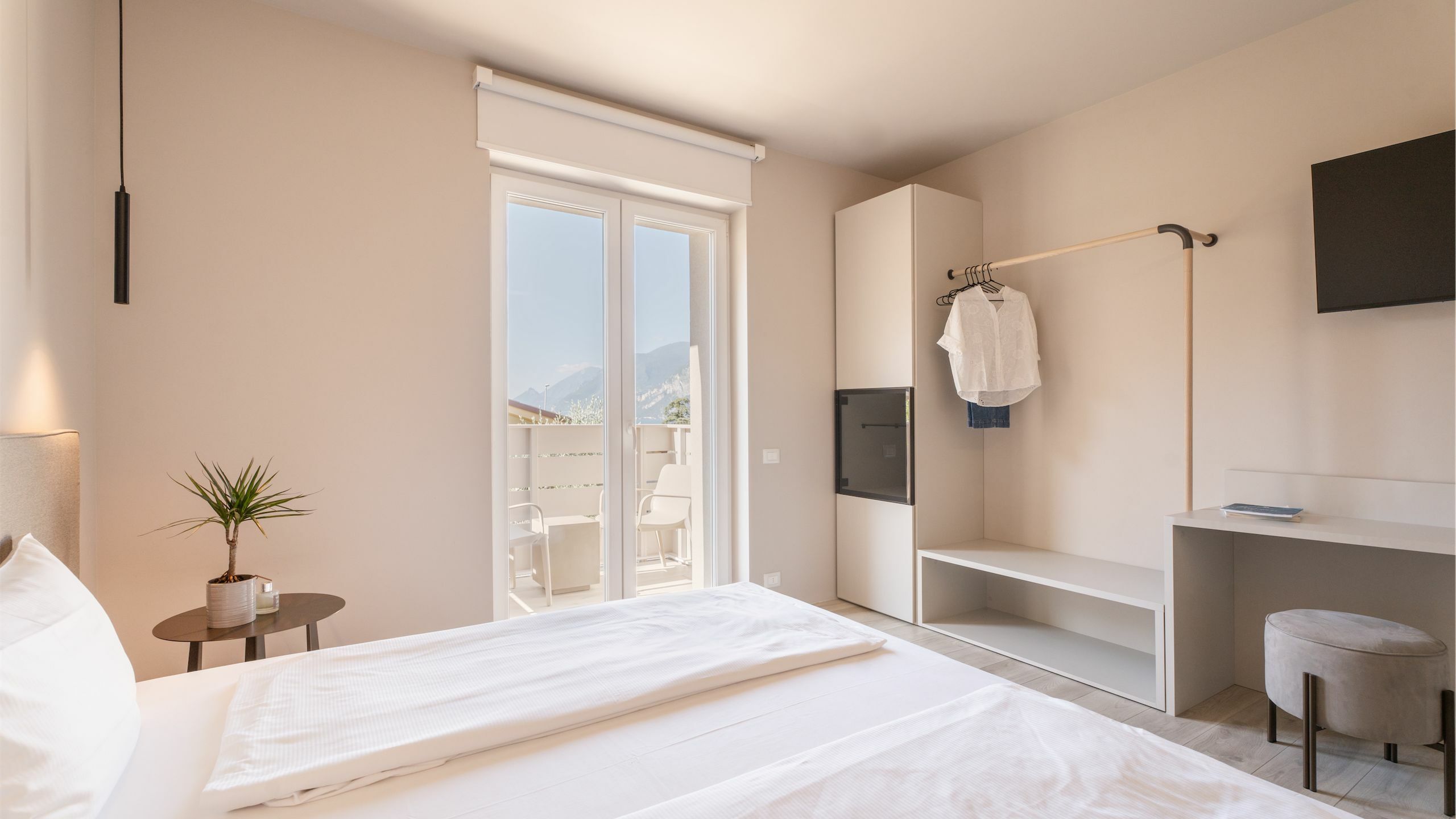 Camera Superior con balcone e vista lago laterale - HOTEL DIANA MALCESINE