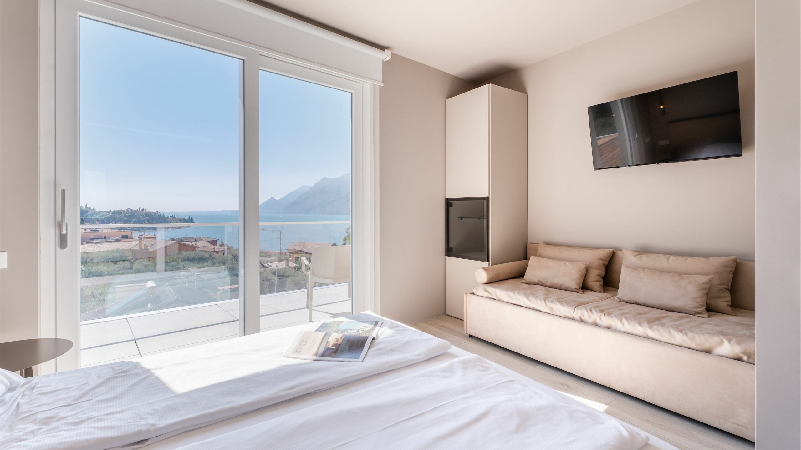 Junior Suite con balcone e vista lago - HOTEL DIANA MALCESINE 