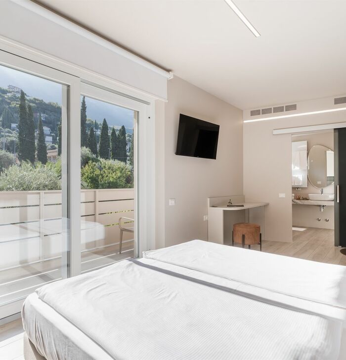 Matrimoniale con balcone | Semplicità e comfort