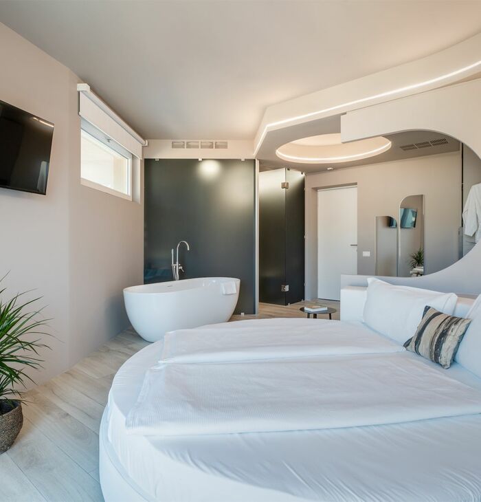 Junior Suite Superior con balcone e vista lago | Eleganza con vista
