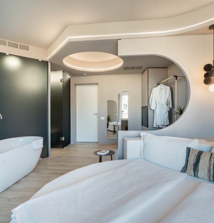 Junior Suite Superior con balcone e vista lago | Eleganza con vista