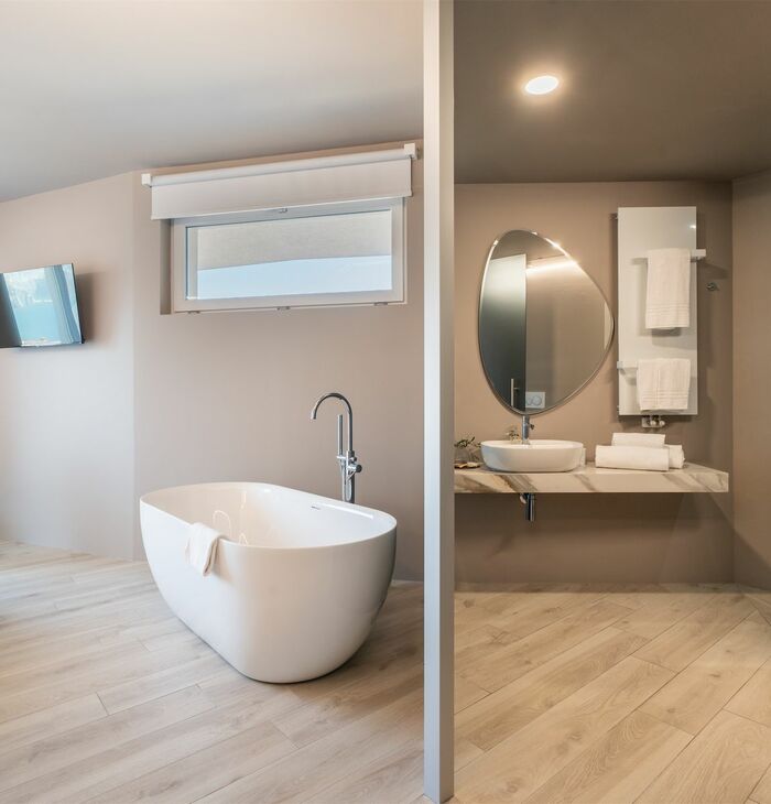 Junior Suite Superior con balcone e vista lago | Eleganza con vista