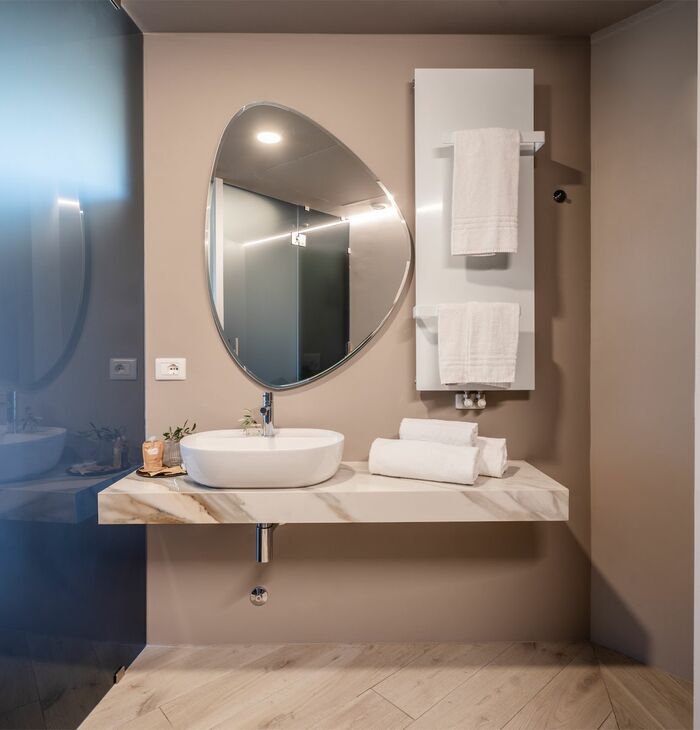 Junior Suite Superior con balcone e vista lago | Eleganza con vista