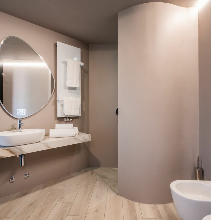 Junior Suite Superior con balcone e vista lago | Eleganza con vista