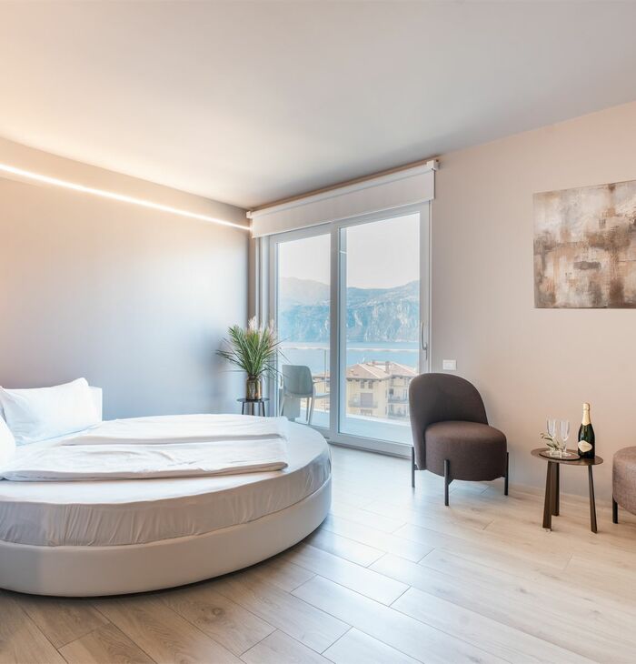 Junior Suite Deluxe con balcone e vista lago | Design e atmosfera