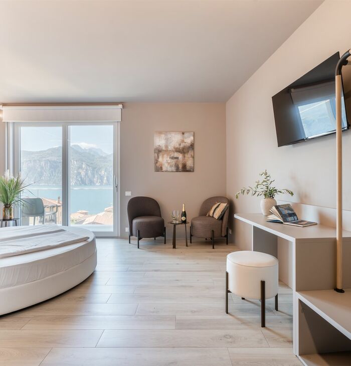 Junior Suite Deluxe con balcone e vista lago | Design e atmosfera