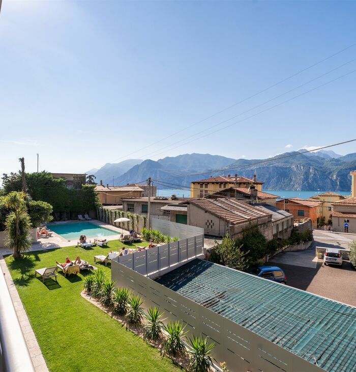 Suite con balcone | La tua suite sul lago